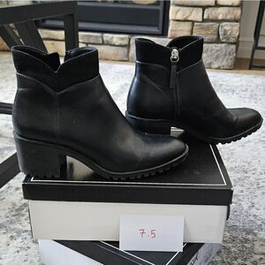Zara booties zipper velour feel detail